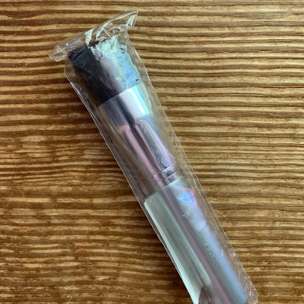 New Bare Minerals Precision Face Makeup Brush